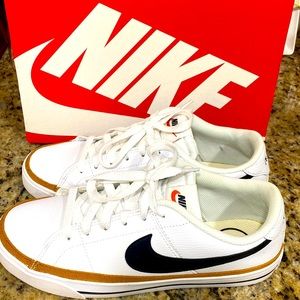 Nike Court Legacy size 9